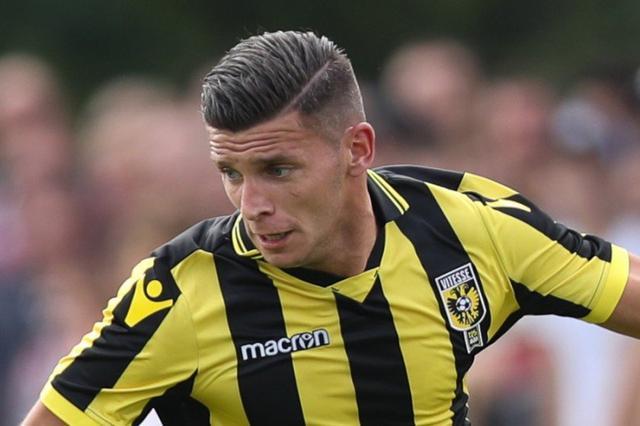 代足球中的 代足球中的