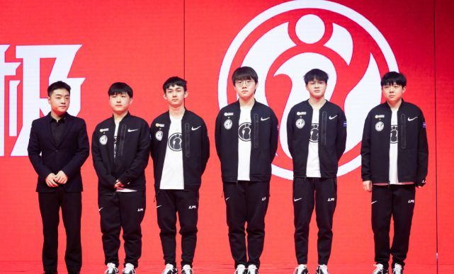 步的争议 步的争议